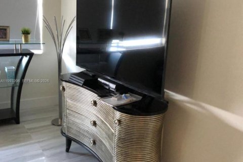 Condo in Miami Beach, Florida, 3 bedrooms № 2057174 - photo 4