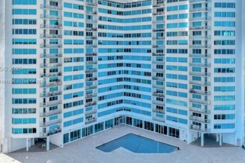 Condo in Miami Beach, Florida, 3 bedrooms № 2057174 - photo 15