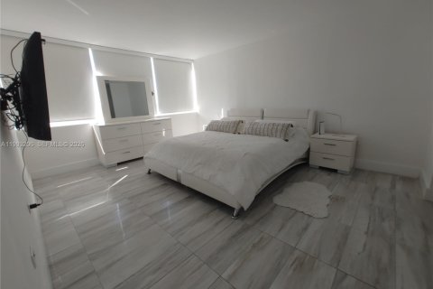 Copropriété à vendre à Miami Beach, Floride: 3 chambres, 135.17 m2 № 2057174 - photo 25