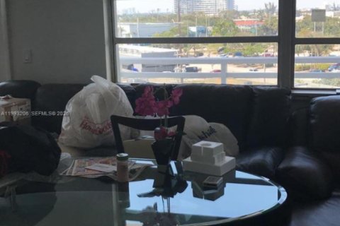 Condo in Miami Beach, Florida, 3 bedrooms № 2057174 - photo 9