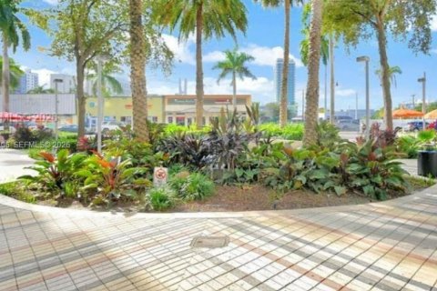 Condo in Miami Beach, Florida, 3 bedrooms № 2057174 - photo 13