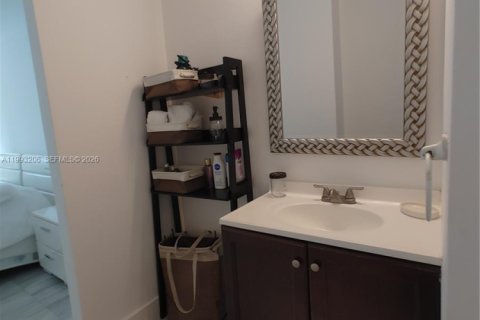 Copropriété à vendre à Miami Beach, Floride: 3 chambres, 135.17 m2 № 2057174 - photo 23