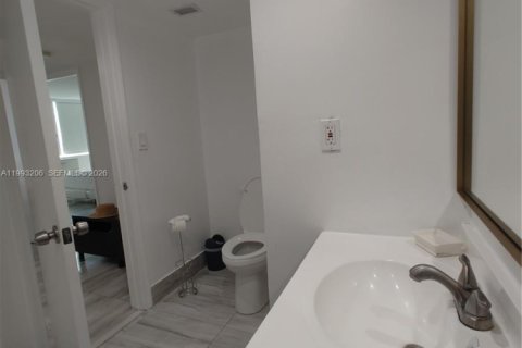 Copropriété à vendre à Miami Beach, Floride: 3 chambres, 135.17 m2 № 2057174 - photo 29