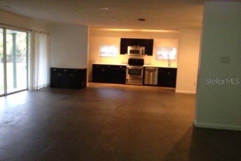 House in Brandon, Florida 2 bedrooms, 232.16 sq.m. № 1733882 - photo 15