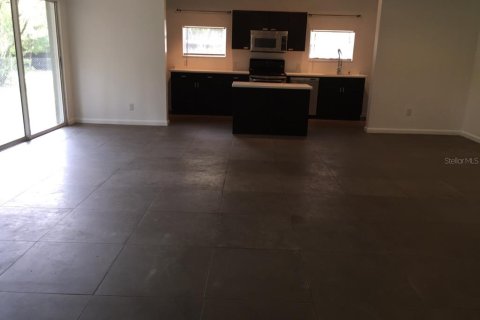 House in Brandon, Florida 2 bedrooms, 232.16 sq.m. № 1733882 - photo 18