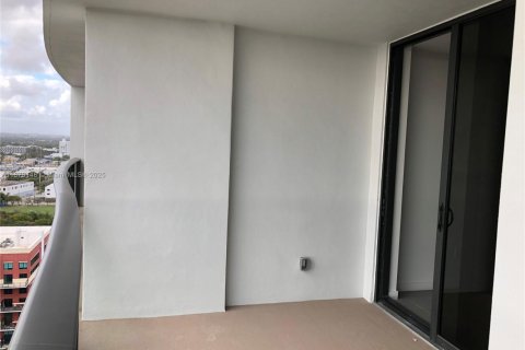 Купить кондоминиум в Майами, Флорида 1 спальня, 79.62м2, № 1925745 - фото 11