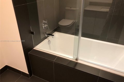 Купить кондоминиум в Майами, Флорида 1 спальня, 79.62м2, № 1925745 - фото 15