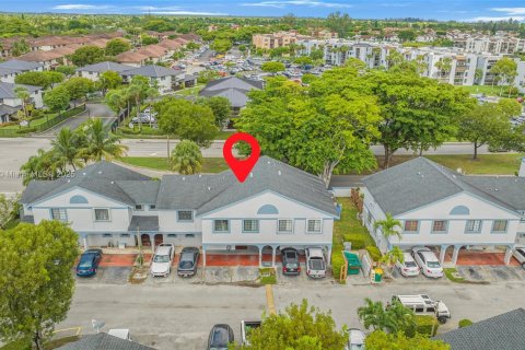 Condo in Miami, Florida, 3 bedrooms  № 1938797 - photo 23