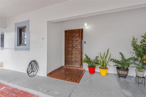 Copropriété à vendre à Miami, Floride: 3 chambres, 121.98 m2 № 1938797 - photo 3