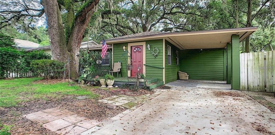 House in Orlando, Florida 4 bedrooms, 159.98 sq.m. № 2104555