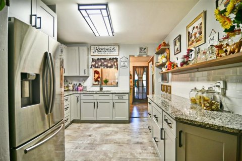 House in Orlando, Florida 4 bedrooms, 159.98 sq.m. № 2104555 - photo 14
