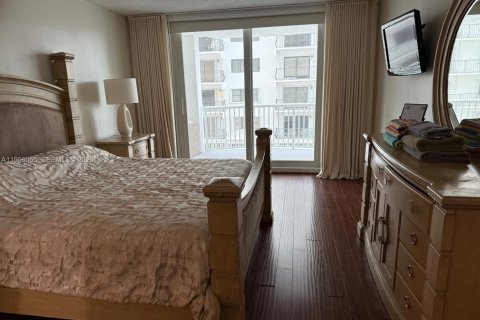 Condominio en venta en Miami Beach, Florida, 2 dormitorios, 104.05 m2 № 2009963 - foto 8