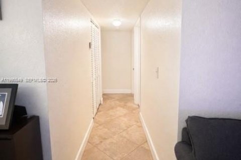 Купить кондоминиум в Майами, Флорида 2 спальни, № 2067780 - фото 16