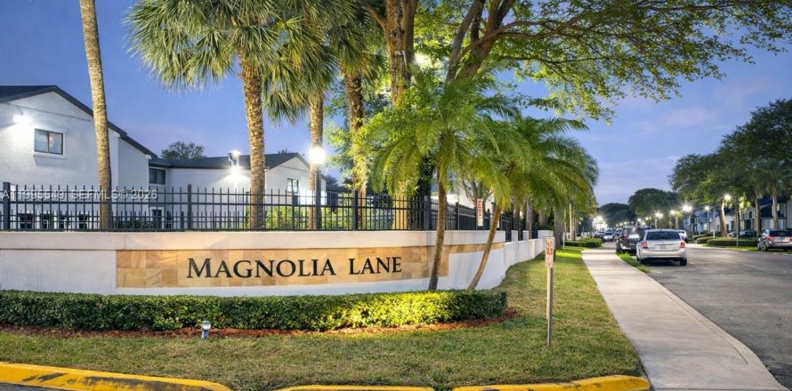 Кондоминиум с 2 спальнями в Майами, Флорида № 2067780