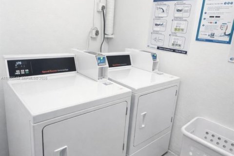 Купить кондоминиум в Майами, Флорида 2 спальни, № 2067780 - фото 28