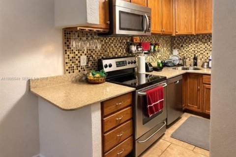 Купить кондоминиум в Майами, Флорида 2 спальни, № 2067780 - фото 9