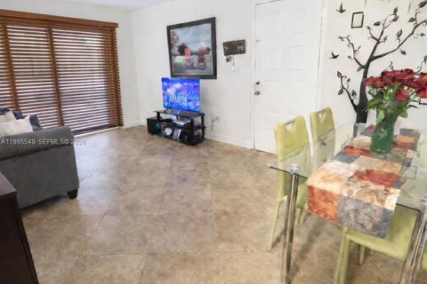 Купить кондоминиум в Майами, Флорида 2 спальни, № 2067780 - фото 7