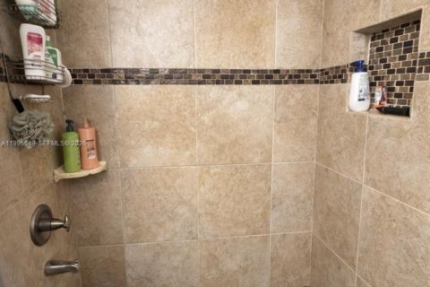 Купить кондоминиум в Майами, Флорида 2 спальни, № 2067780 - фото 25