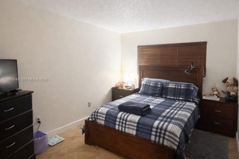 Купить кондоминиум в Майами, Флорида 2 спальни, № 2067780 - фото 21