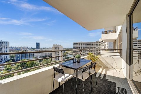 Copropriété à vendre à Hallandale Beach, Floride: 2 chambres, 118.91 m2 № 2400720 - photo 22