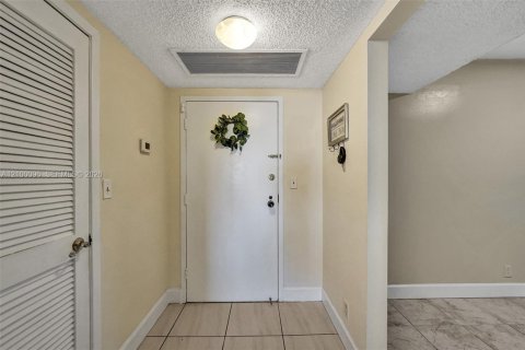 Copropriété à vendre à Hallandale Beach, Floride: 2 chambres, 118.91 m2 № 2400720 - photo 21