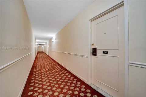 Copropriété à vendre à Hallandale Beach, Floride: 2 chambres, 118.91 m2 № 2400720 - photo 20
