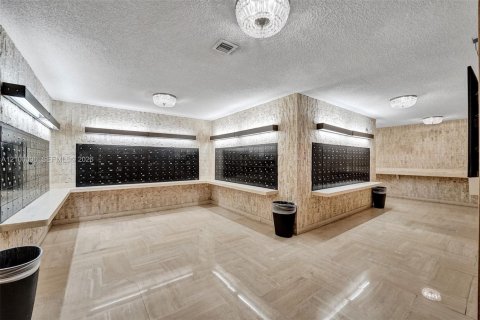 Copropriété à vendre à Hallandale Beach, Floride: 2 chambres, 118.91 m2 № 2400720 - photo 29