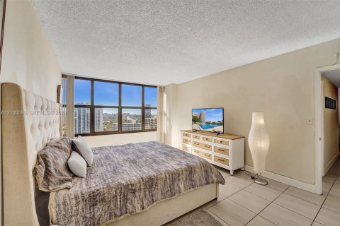 Copropriété à vendre à Hallandale Beach, Floride: 2 chambres, 118.91 m2 № 2400720 - photo 15