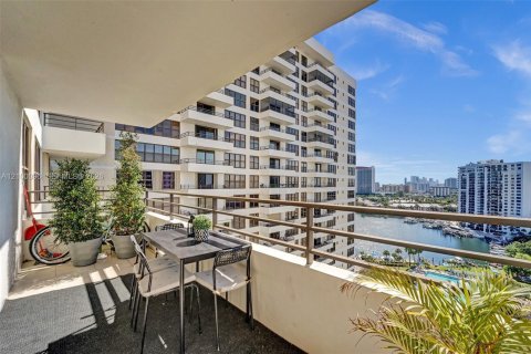 Copropriété à vendre à Hallandale Beach, Floride: 2 chambres, 118.91 m2 № 2400720 - photo 23