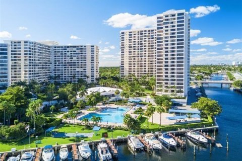 Condo à Hallandale Beach, Floride, 2 chambres  № 2400720