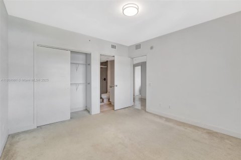 Condominio en venta en North Miami, Florida, 3 dormitorios, 167.32 m2 № 1748302 - foto 9