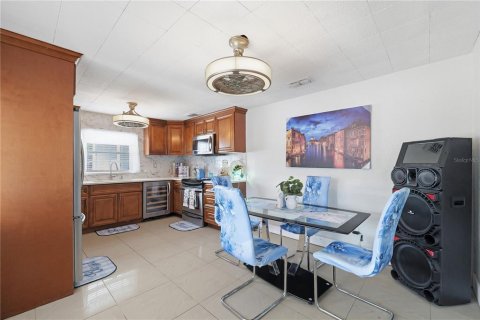 Casa en venta en Tampa, Florida, 3 dormitorios, 125.23 m2 № 2208303 - foto 9