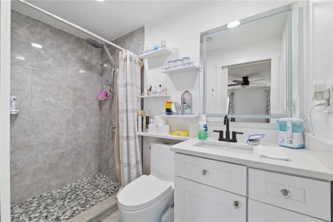 Casa en venta en Tampa, Florida, 3 dormitorios, 125.23 m2 № 2208303 - foto 10