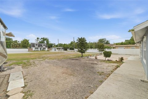 Casa en venta en Tampa, Florida, 3 dormitorios, 125.23 m2 № 2208303 - foto 24