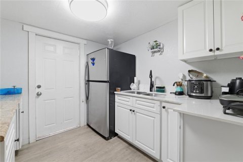 Casa en venta en Tampa, Florida, 3 dormitorios, 125.23 m2 № 2208303 - foto 22