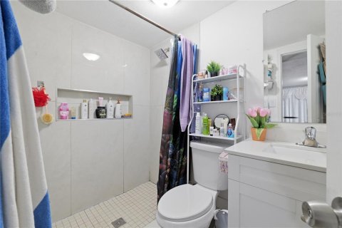 Casa en venta en Tampa, Florida, 3 dormitorios, 125.23 m2 № 2208303 - foto 25