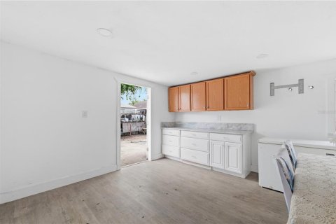 Casa en venta en Tampa, Florida, 3 dormitorios, 125.23 m2 № 2208303 - foto 8