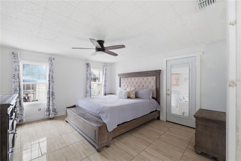 Casa en venta en Tampa, Florida, 3 dormitorios, 125.23 m2 № 2208303 - foto 13