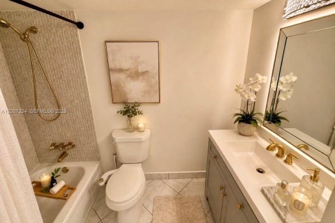 Condo in Hallandale Beach, Florida, 2 bedrooms  № 2071354 - photo 4