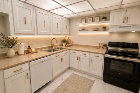 Condo in Hallandale Beach, Florida, 2 bedrooms  № 2071354 - photo 5