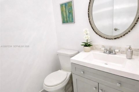 Condo in Hallandale Beach, Florida, 2 bedrooms  № 2071354 - photo 14