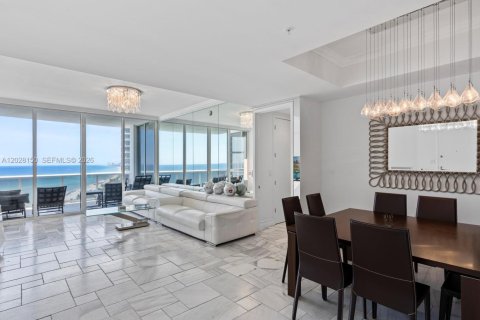 Condo à Sunny Isles Beach, Floride, 2 chambres  № 2189853