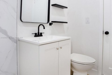House in Miami, Florida 3 bedrooms, 89.19 sq.m. № 1880406 - photo 23