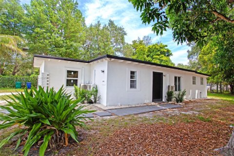 House in Miami, Florida 3 bedrooms, 89.19 sq.m. № 1880406 - photo 2