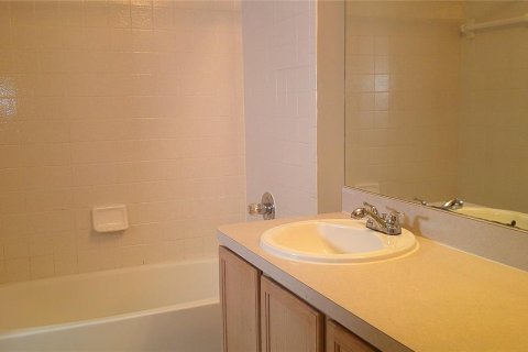 Adosado en alquiler en Brandon, Florida, 2 dormitorios, 107.67 m2 № 1640423 - foto 13