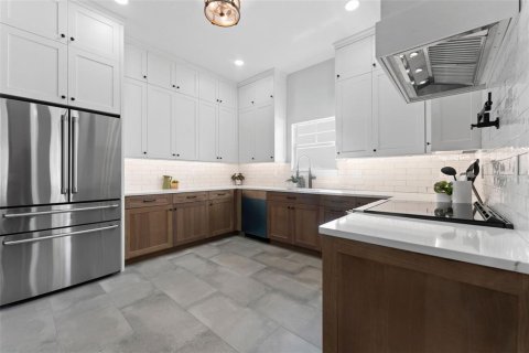 Casa en venta en Tampa, Florida, 4 dormitorios, 323.67 m2 № 1622108 - foto 12