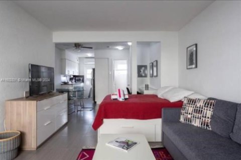 Condominio en venta en Miami Beach, Florida, 38 m2 № 1694282 - foto 6