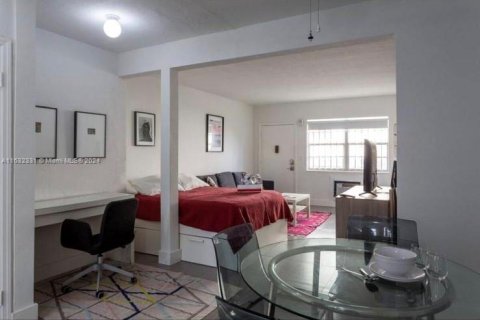 Condominio en venta en Miami Beach, Florida, 38 m2 № 1694282 - foto 10