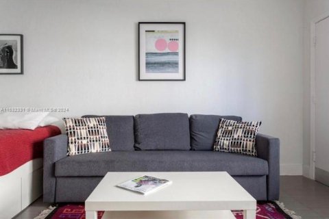 Condominio en venta en Miami Beach, Florida, 38 m2 № 1694282 - foto 1