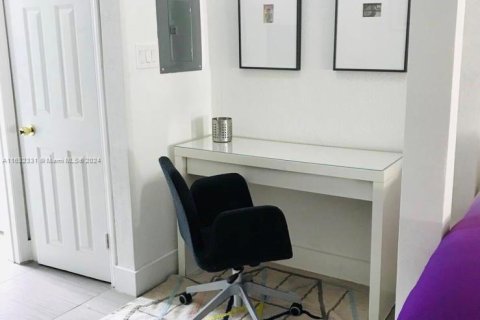 Condominio en venta en Miami Beach, Florida, 38 m2 № 1694282 - foto 14